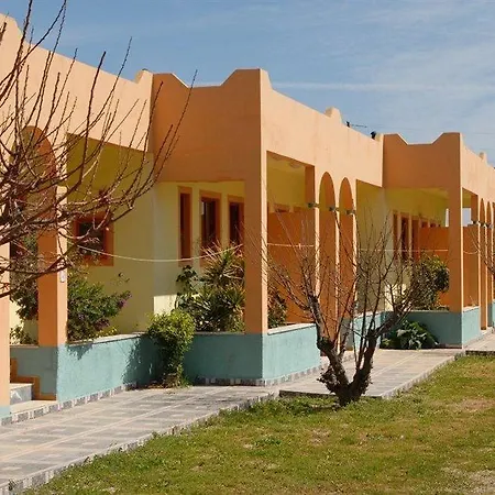 Efi Studio Apartahotel 3*